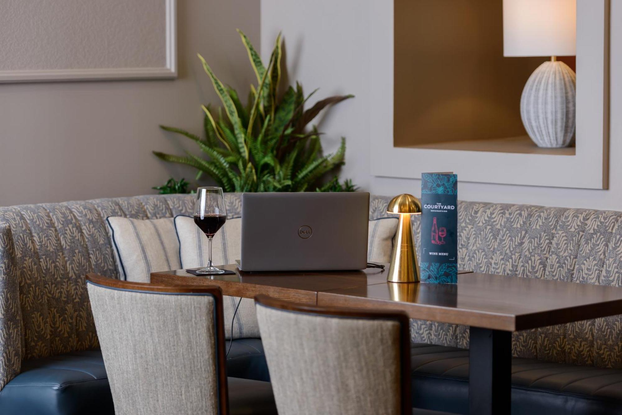 גלוואיי Clybaun Hotel מראה חיצוני תמונה